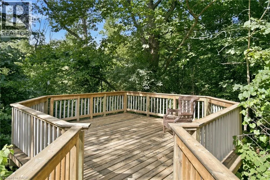 373 BROOKVIEW Court