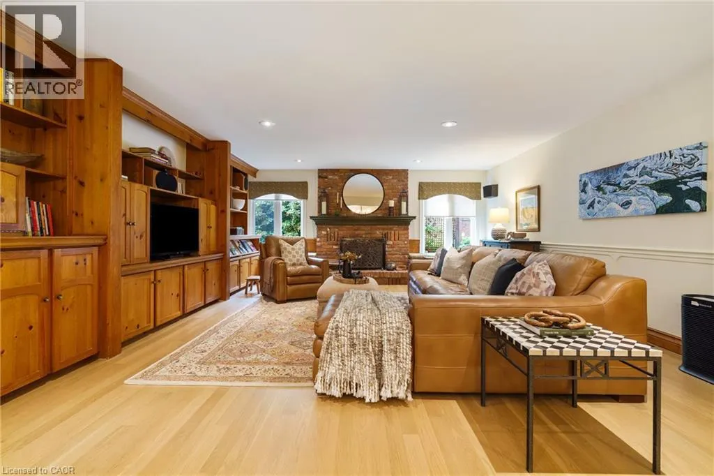 373 BROOKVIEW Court