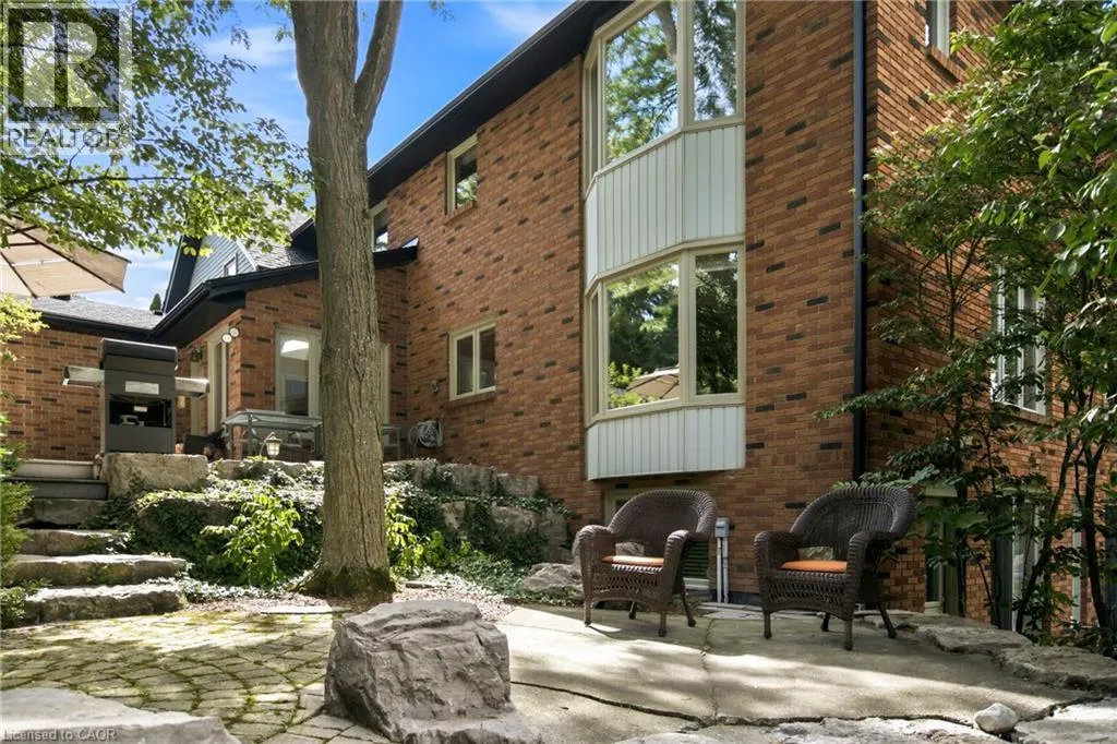 373 BROOKVIEW Court