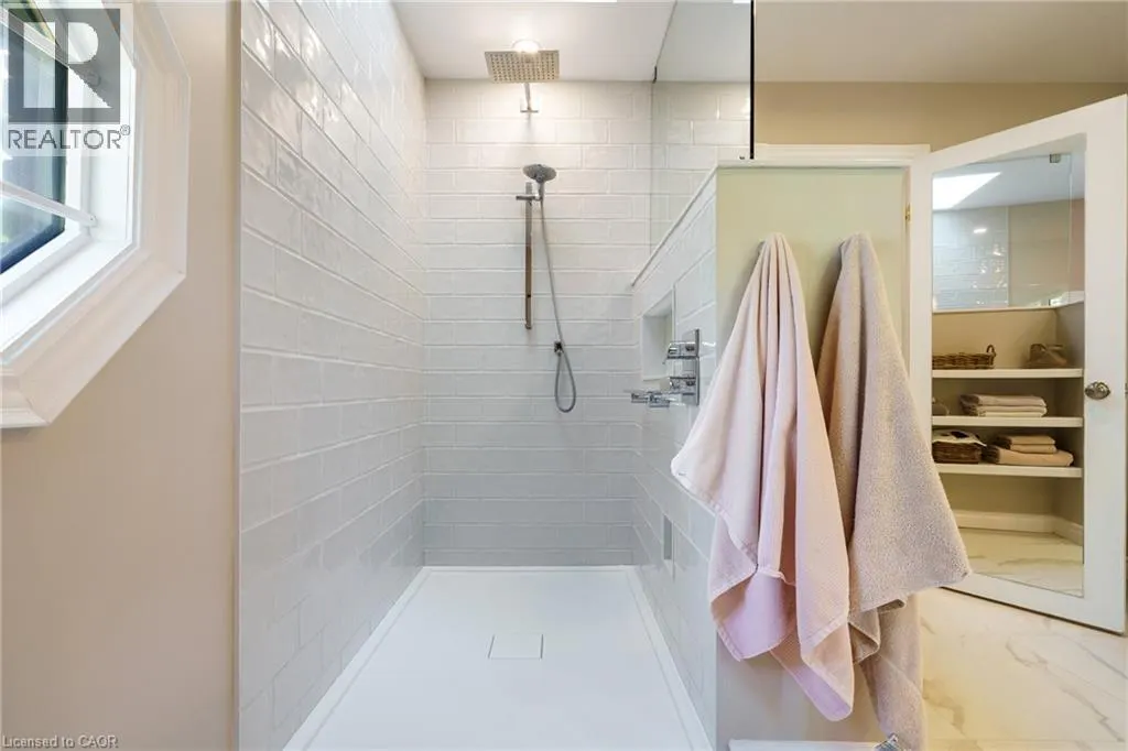 373 BROOKVIEW Court
