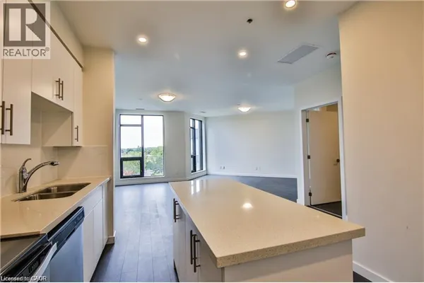 690 KING Street W Unit# 522