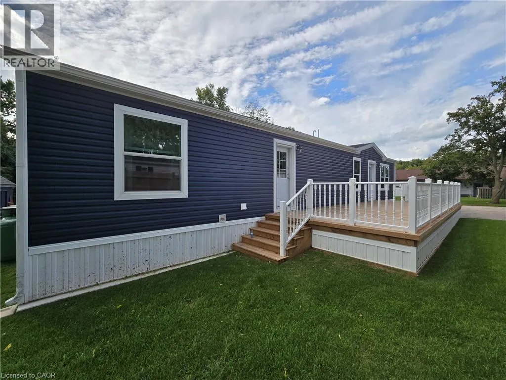 24 MACPHERSON Crescent