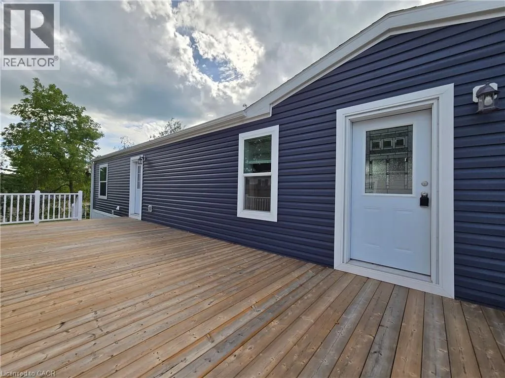 24 MACPHERSON Crescent
