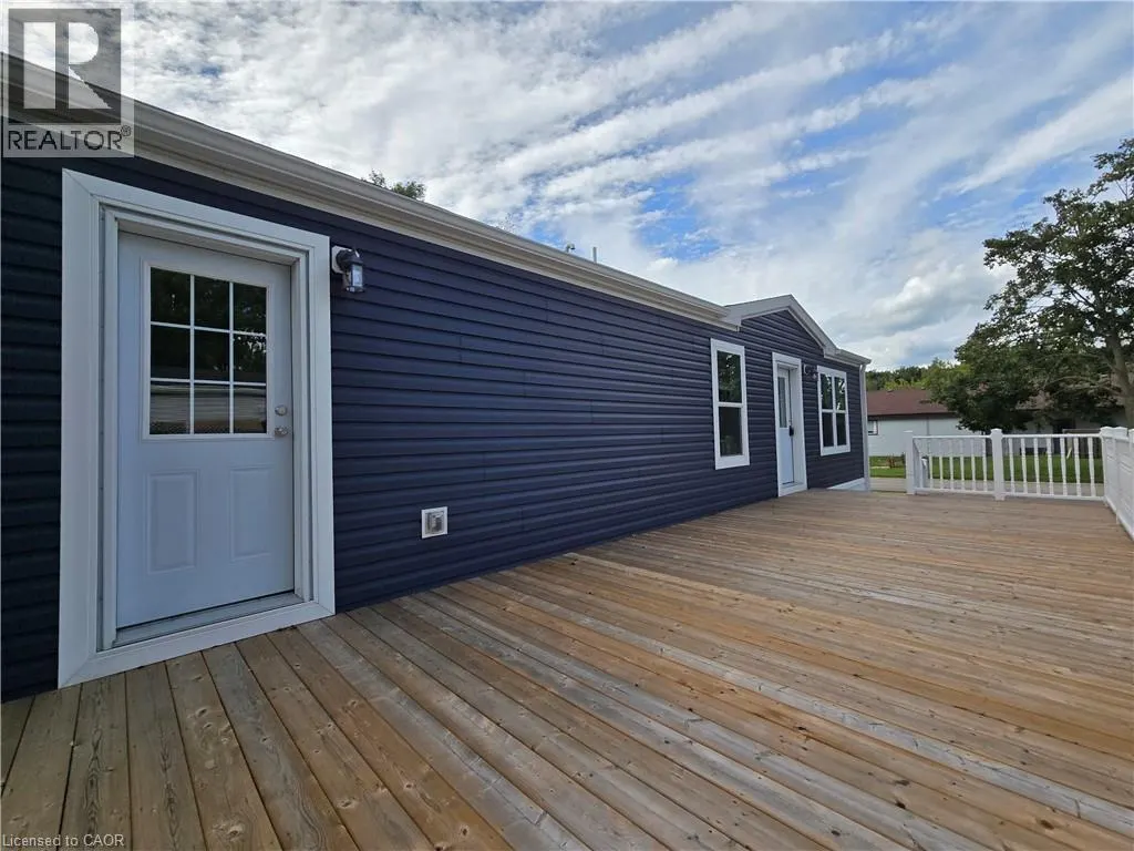 24 MACPHERSON Crescent