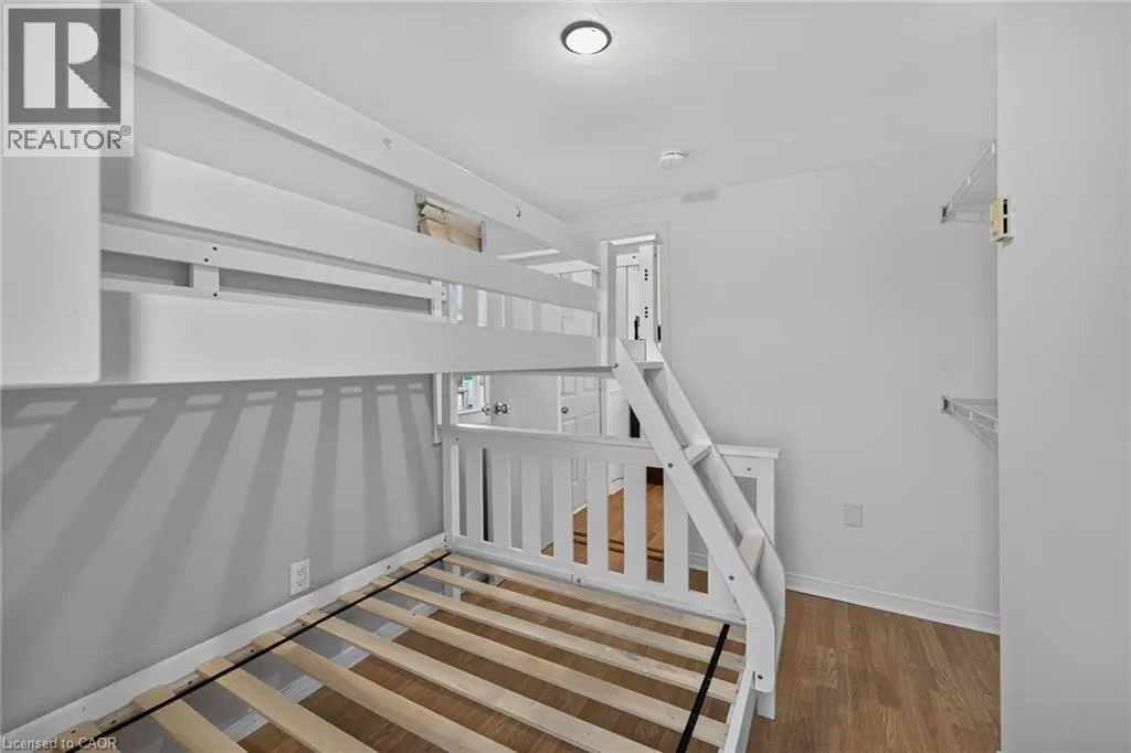 5 WILLOWAY Lane