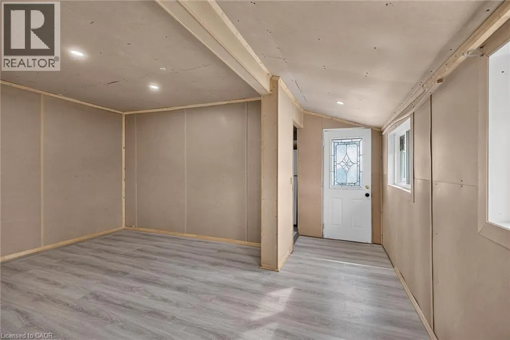 5 WILLOWAY Lane