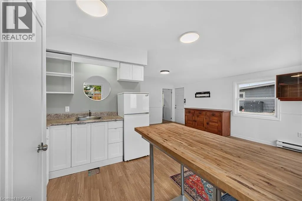 5 WILLOWAY Lane