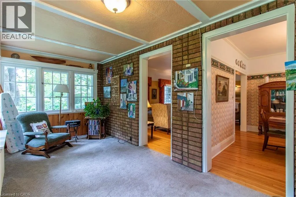 312 NELSON Street W