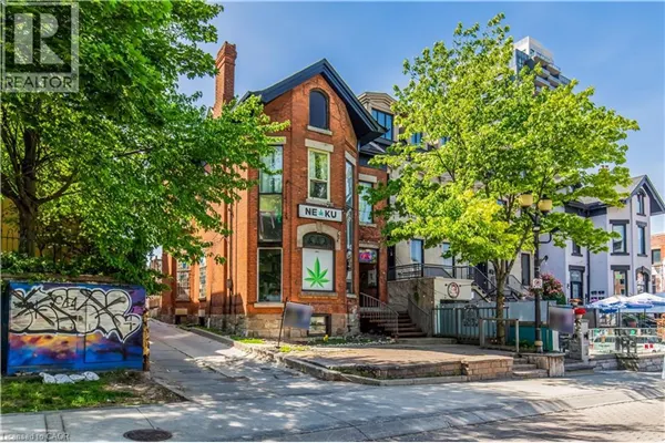 38 HESS Street S