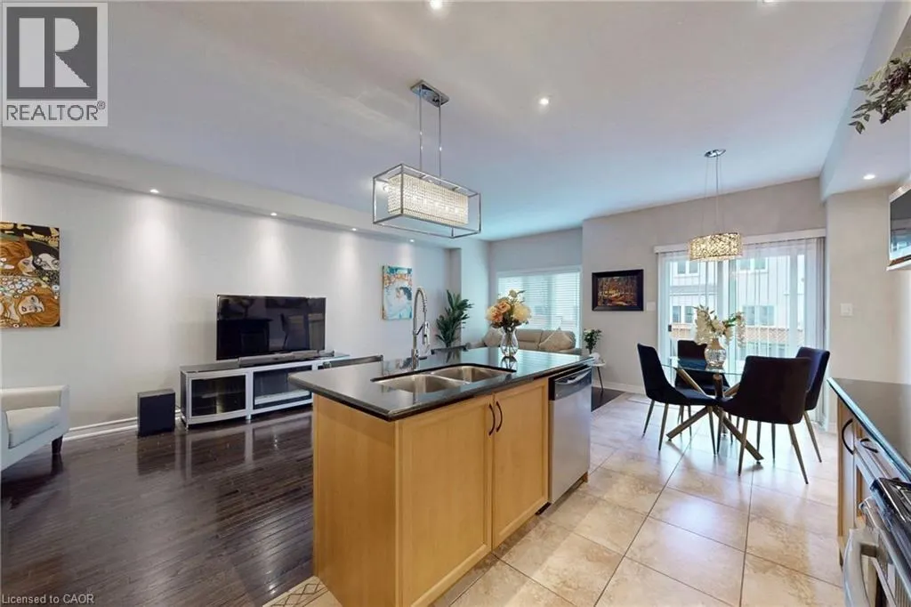34 FOREST VALLEY Crescent