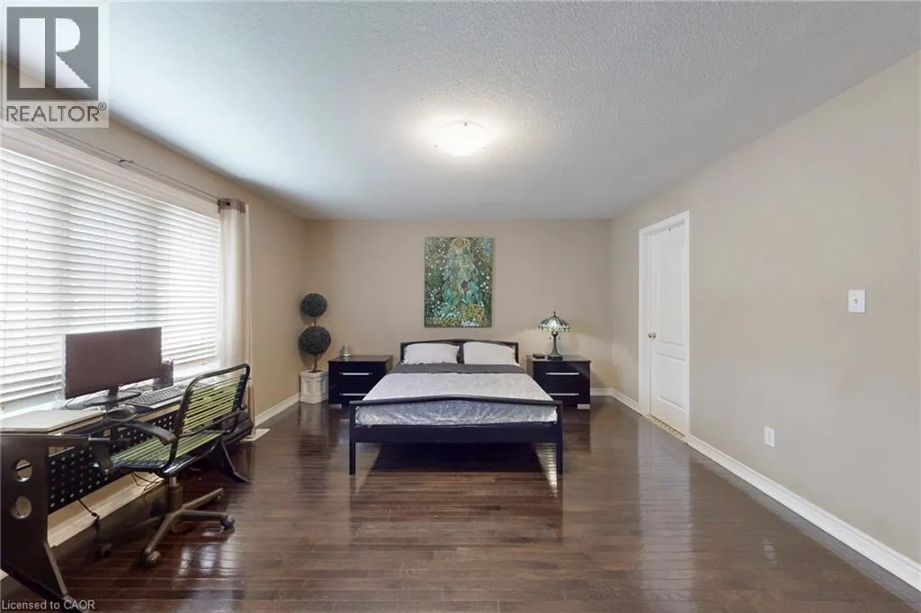 34 FOREST VALLEY Crescent