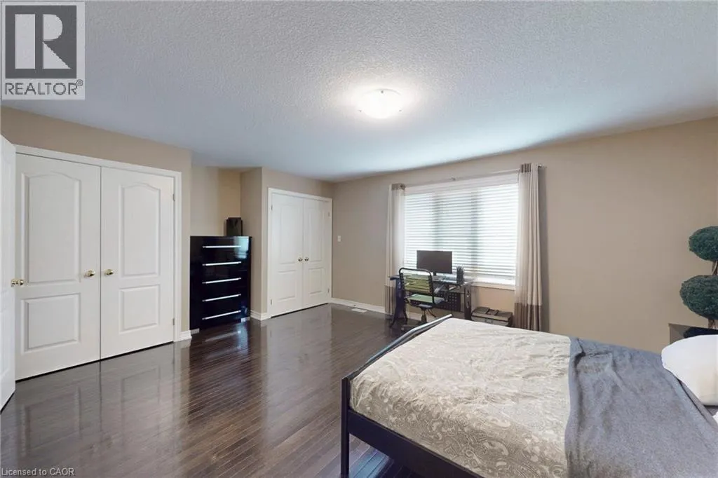 34 FOREST VALLEY Crescent