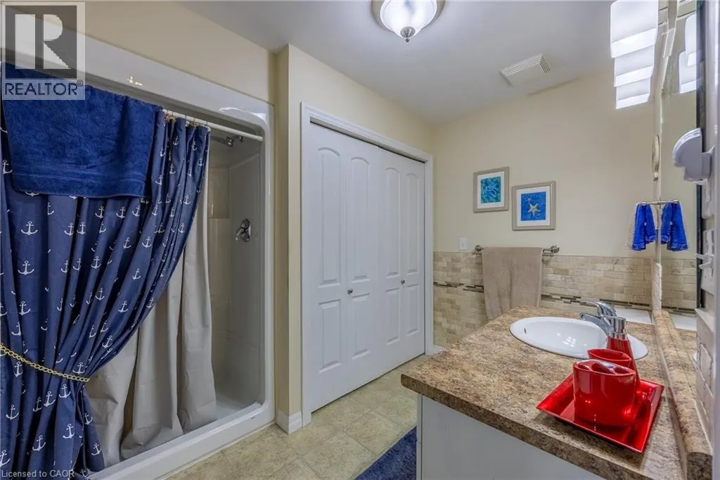 93 ELMHURST Avenue Unit# 8 #8