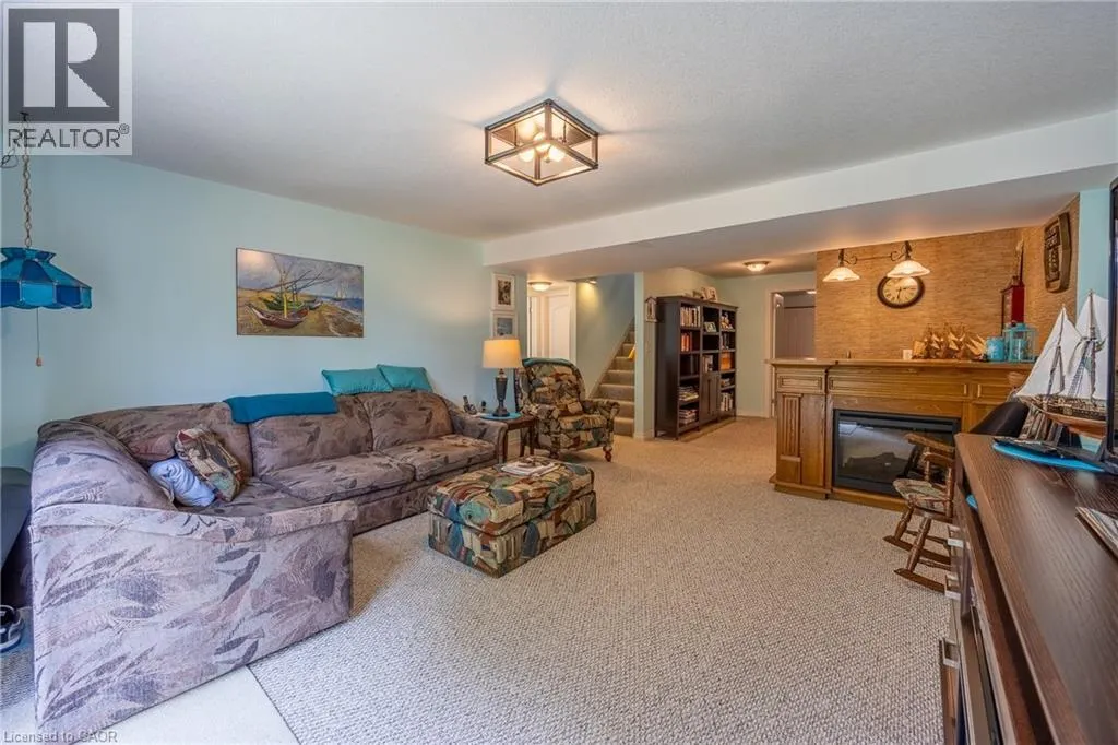 93 ELMHURST Avenue Unit# 8 #8