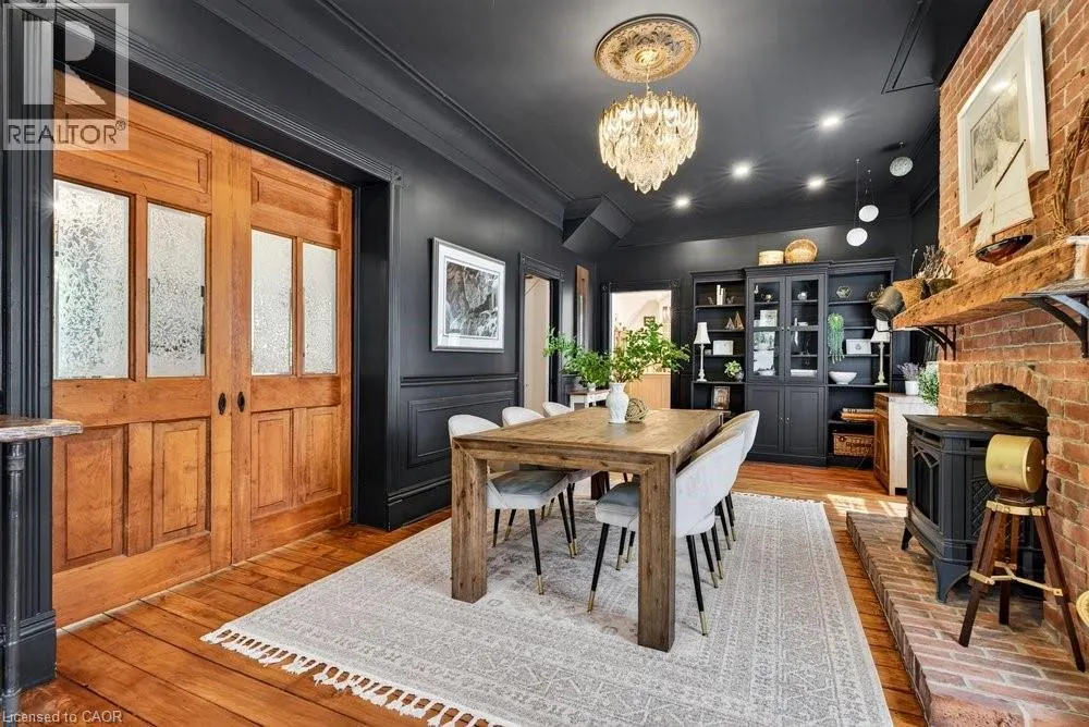 123 MAIN Street W