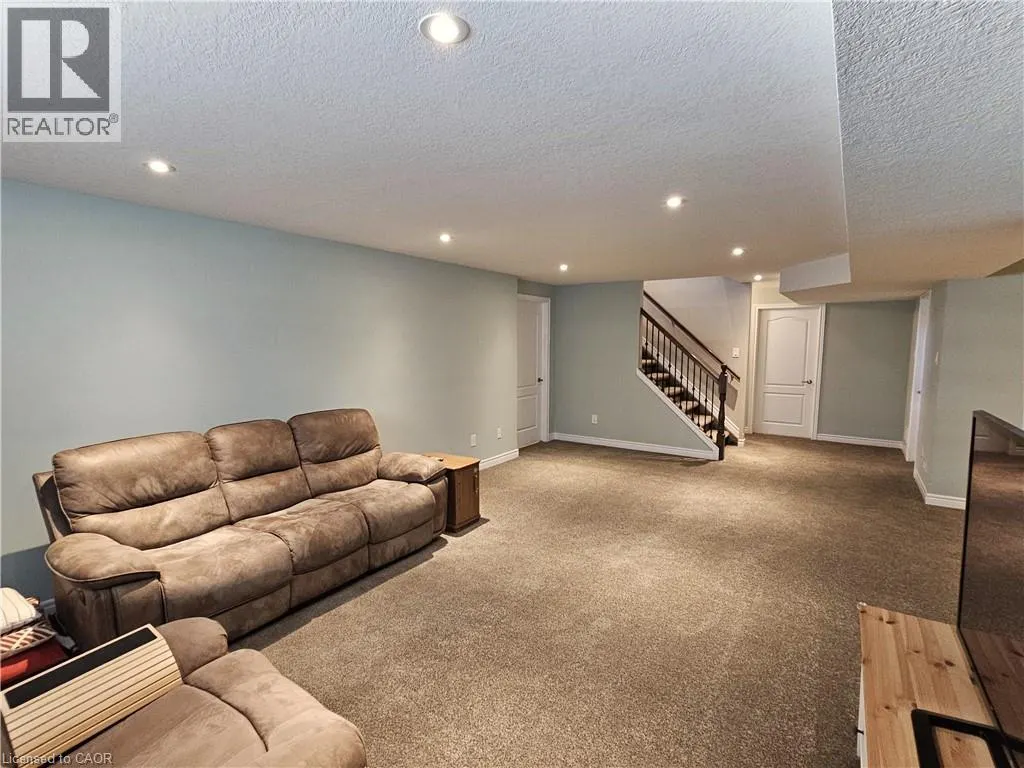 98 ALLANDALE Crescent