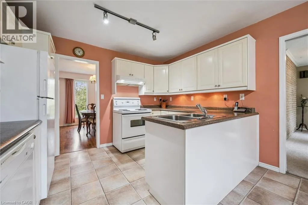 8420 ERAMOSA-GARAFRAXA Townline