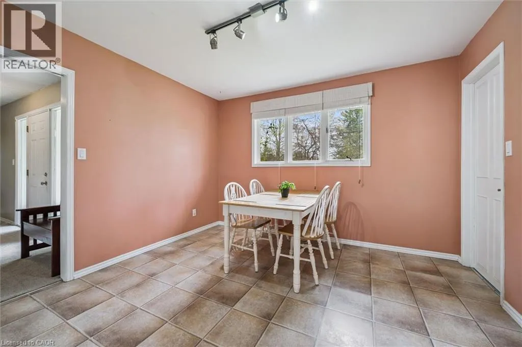 8420 ERAMOSA-GARAFRAXA Townline