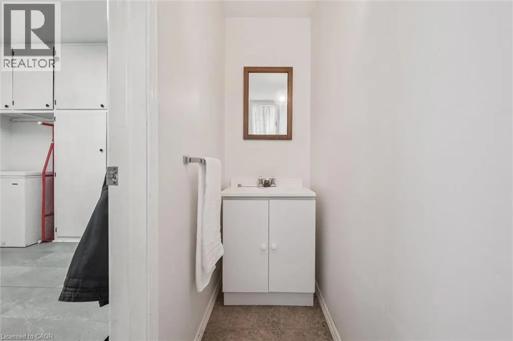 8420 ERAMOSA-GARAFRAXA Townline