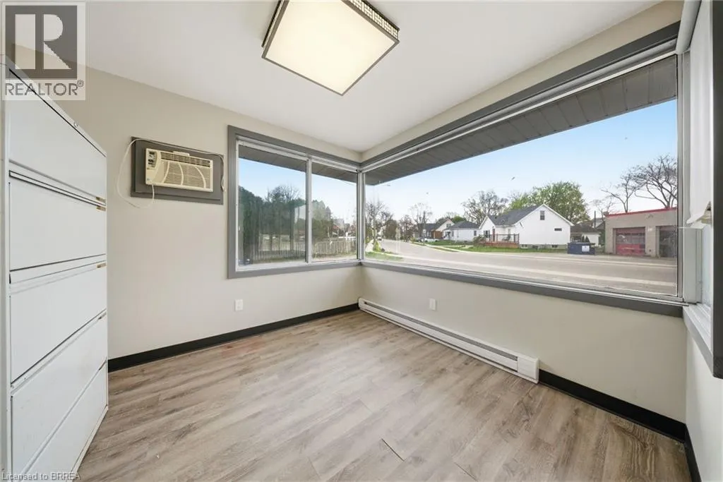 50 KING GEORGE Road Unit# 3 #3