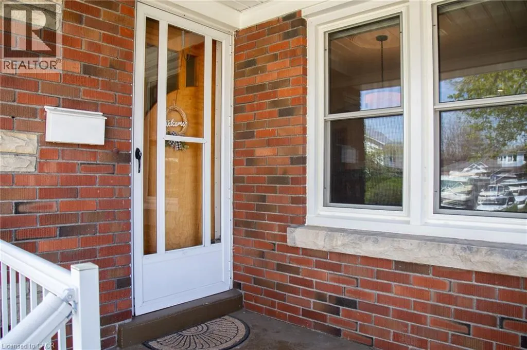 42 HAWTHORNE Avenue
