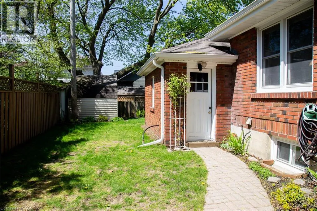 42 HAWTHORNE Avenue
