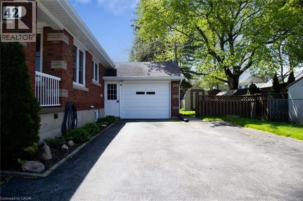42 HAWTHORNE Avenue