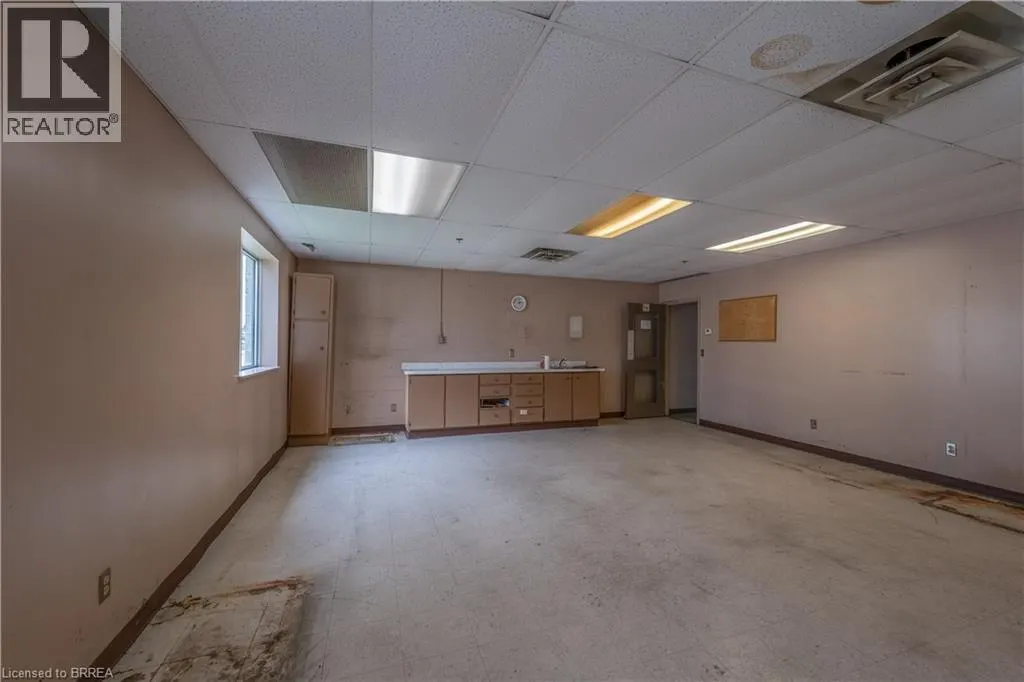 115 SCOTT Avenue Unit# B #B