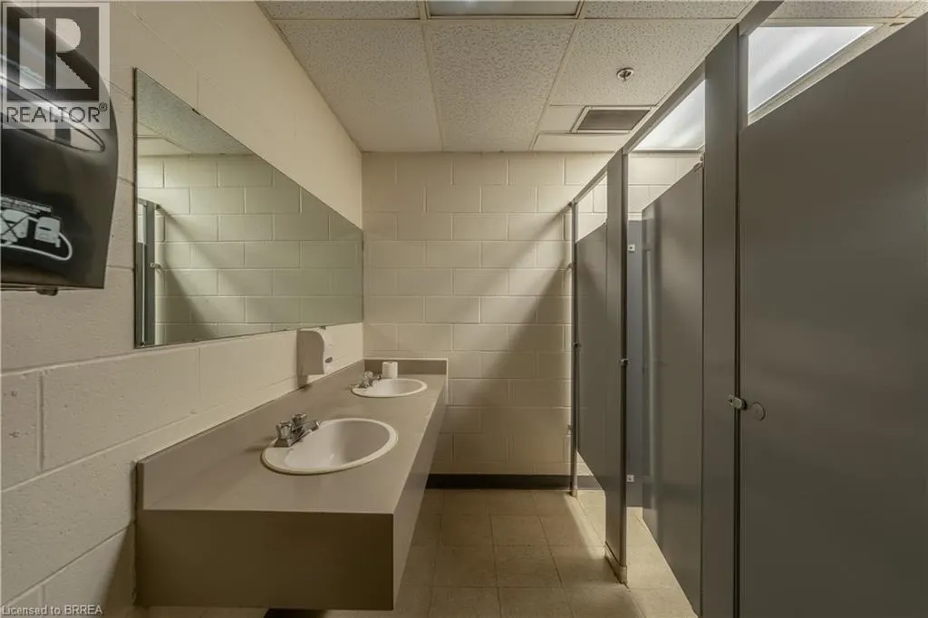 115 SCOTT Avenue Unit# B #B