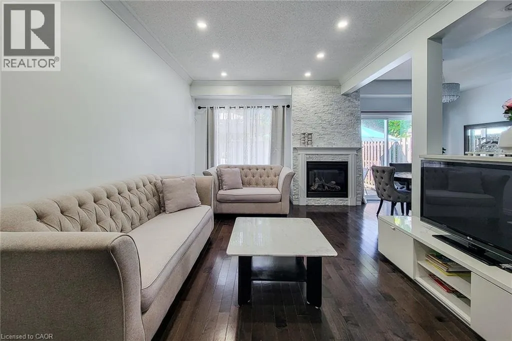 232 STONEHENGE Drive Unit# 2 #2