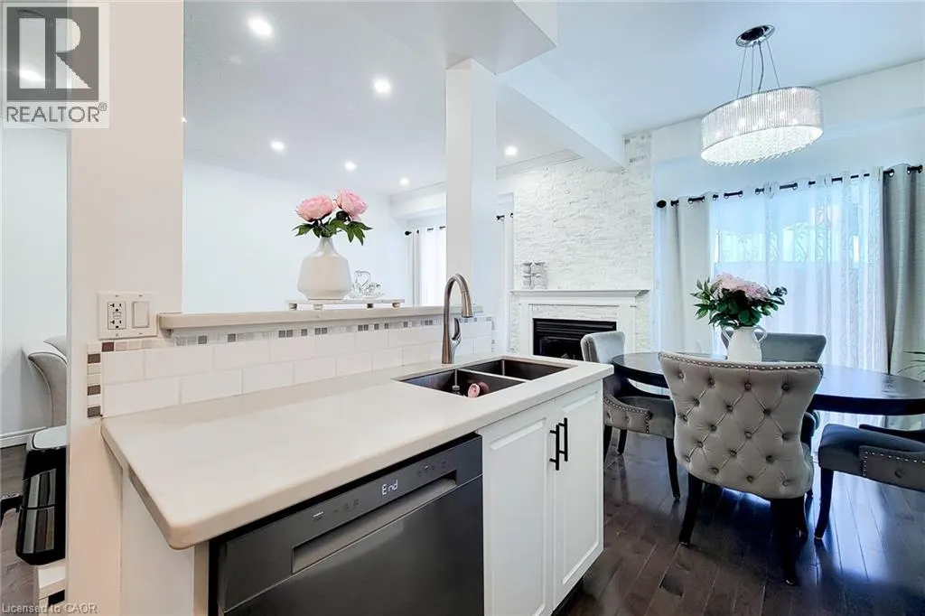 232 STONEHENGE Drive Unit# 2 #2
