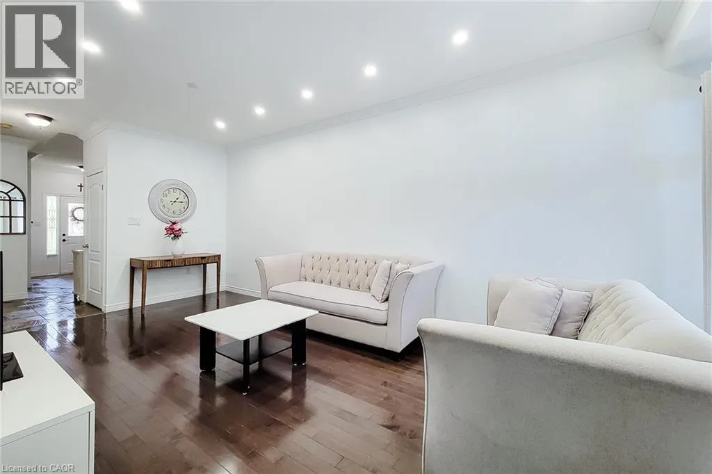 232 STONEHENGE Drive Unit# 2 #2