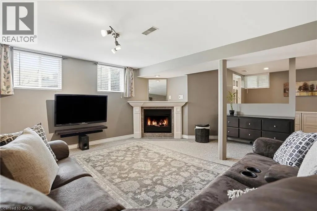 31 ALGONQUIN Avenue