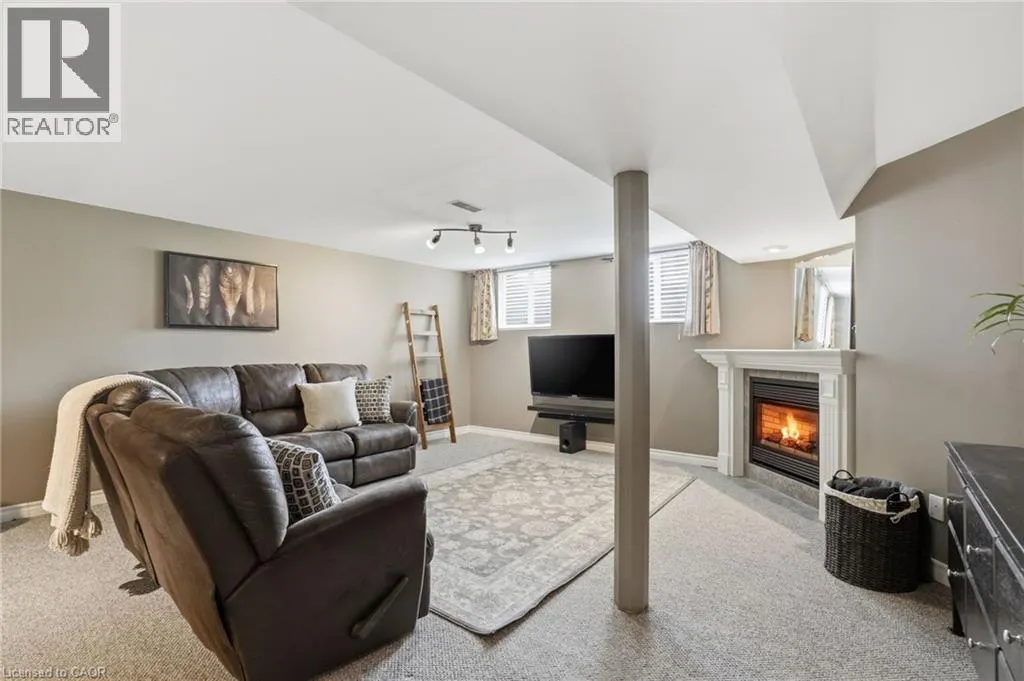 31 ALGONQUIN Avenue
