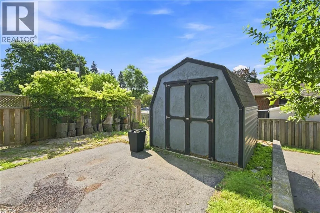31 ALGONQUIN Avenue