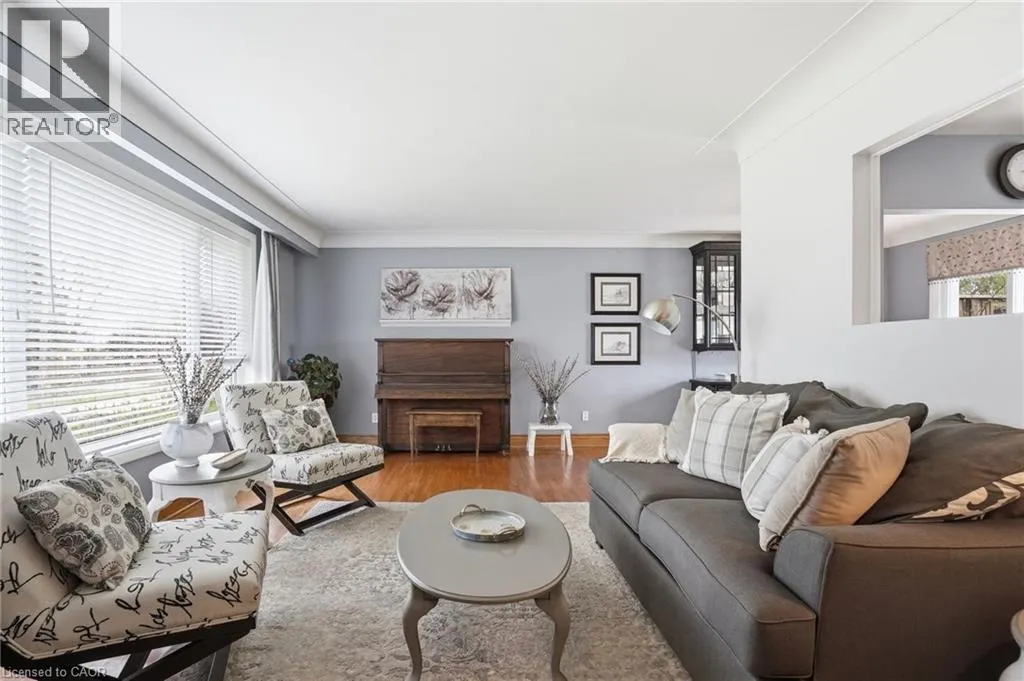 31 ALGONQUIN Avenue