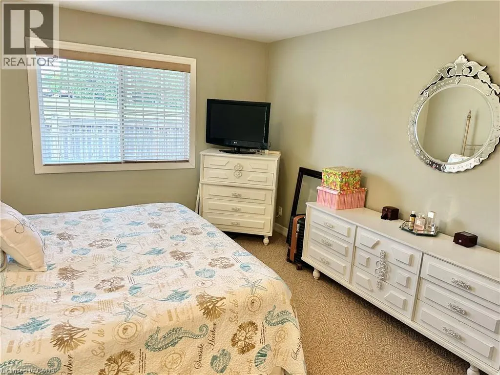 409 QUEEN Street S Unit# 4 #4