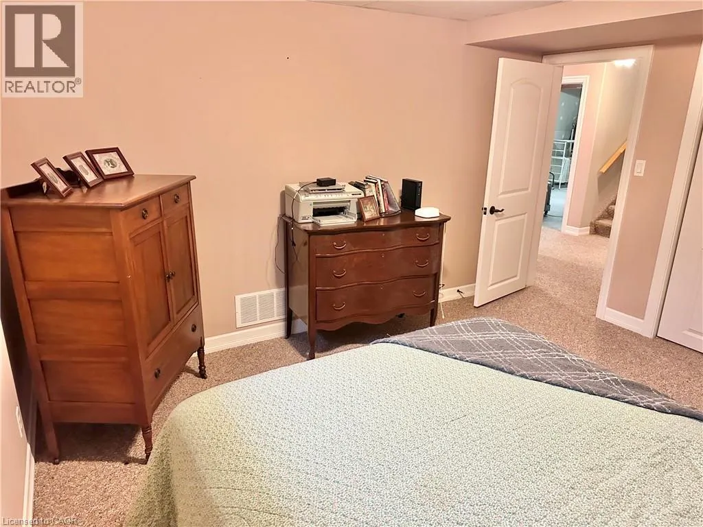 409 QUEEN Street S Unit# 4 #4