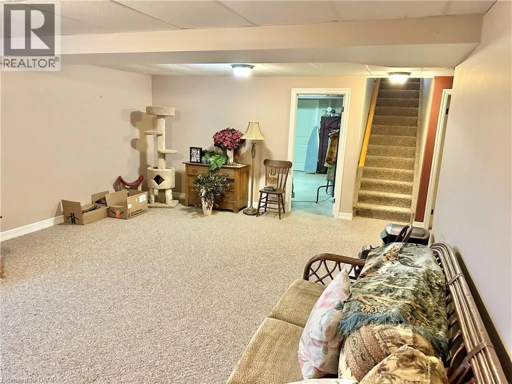 409 QUEEN Street S Unit# 4 #4