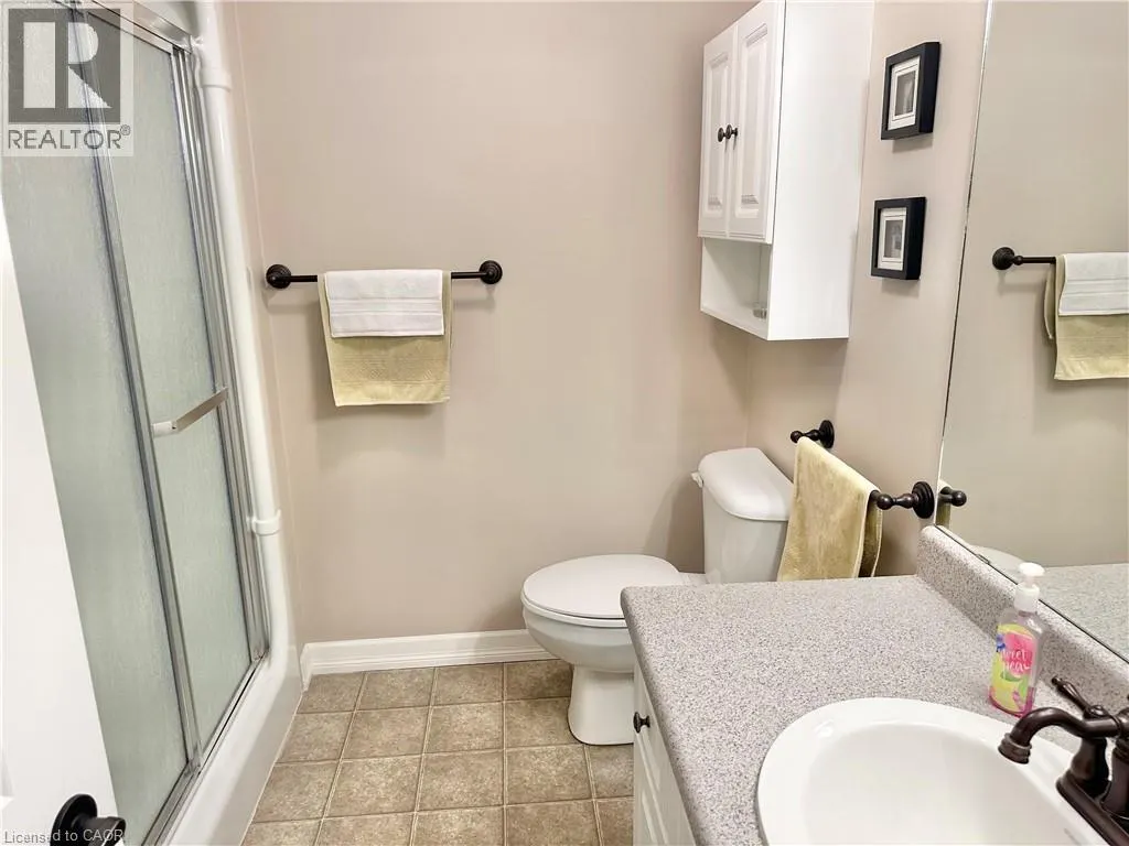 409 QUEEN Street S Unit# 4 #4