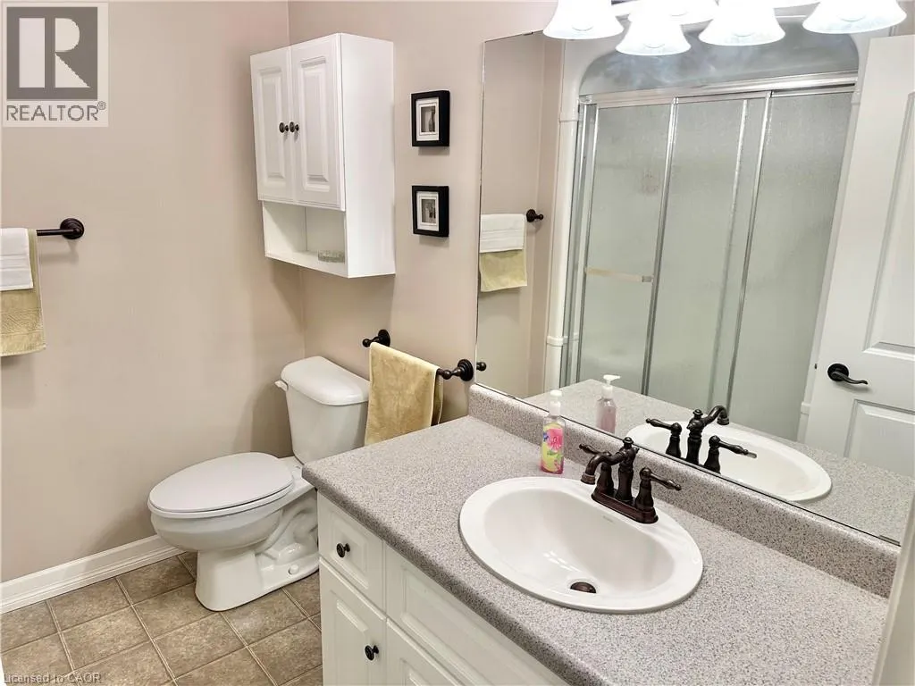 409 QUEEN Street S Unit# 4 #4