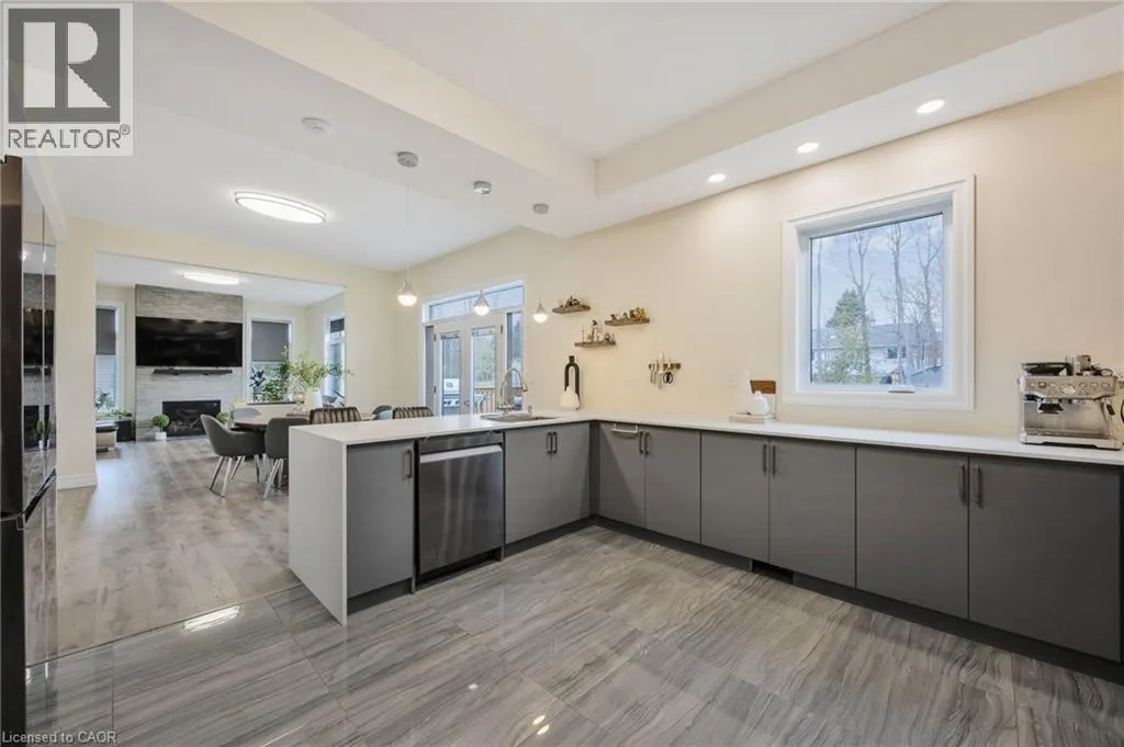 6 DOROTHYS Drive