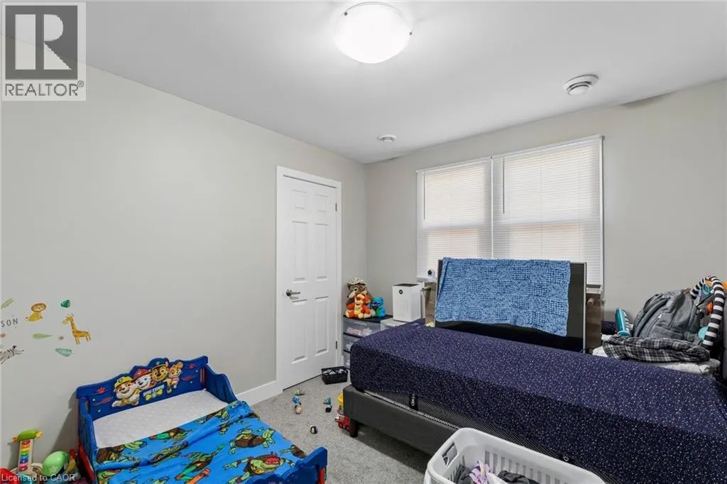 158 LAURENTIAN Drive N
