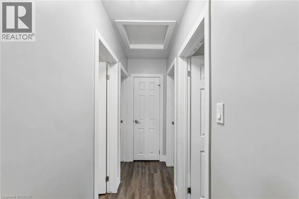 158 LAURENTIAN Drive N