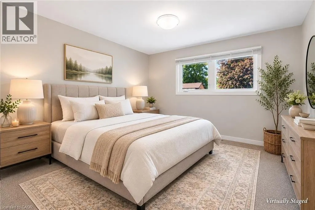 158 LAURENTIAN Drive N