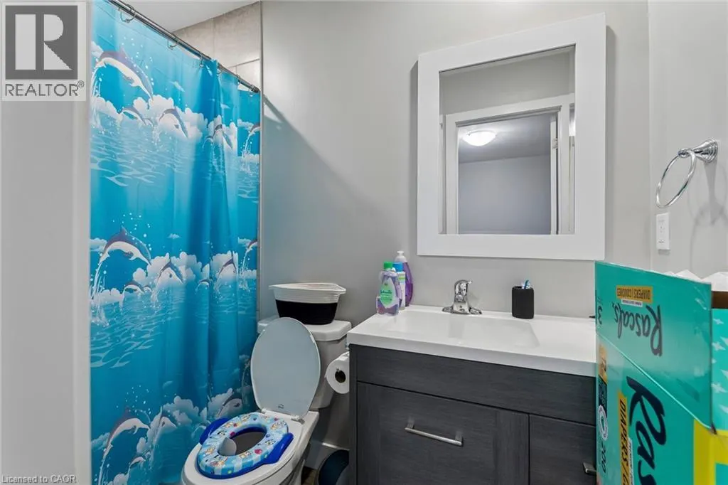158 LAURENTIAN Drive N