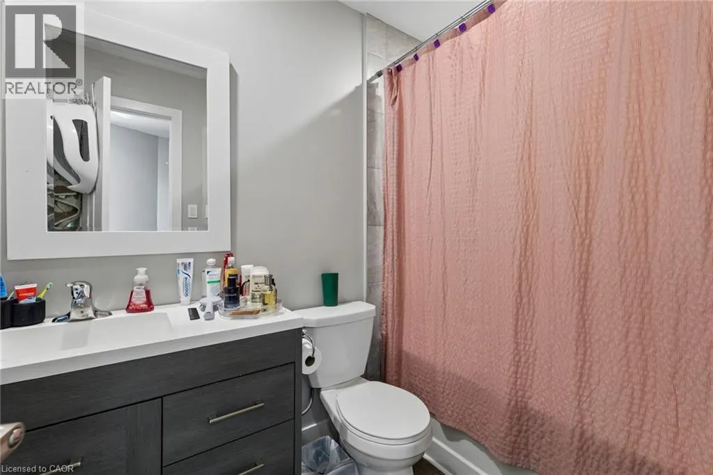 158 LAURENTIAN Drive N