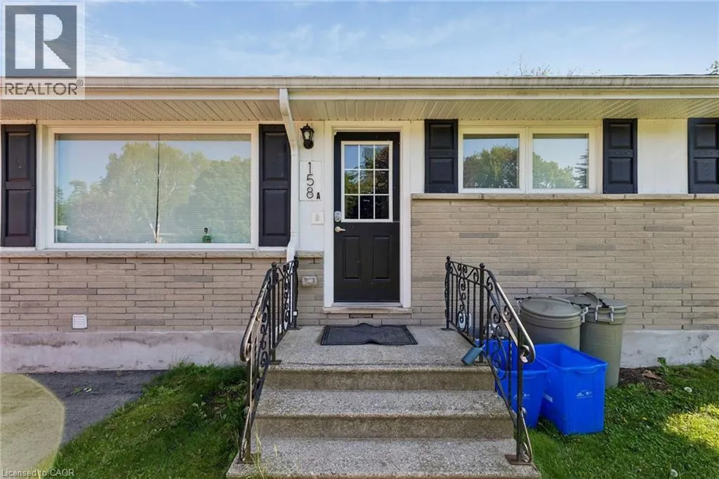 158 LAURENTIAN Drive N