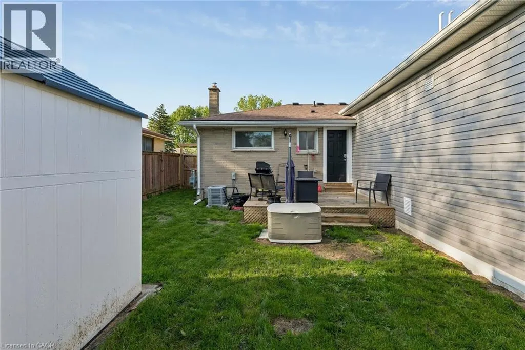 158 LAURENTIAN Drive N
