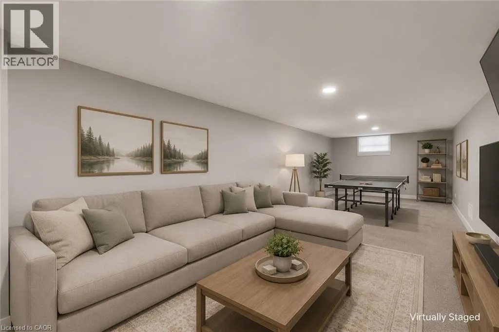 158 LAURENTIAN Drive N
